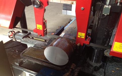 芙蓉卧式带锯床加工时出现明显振荡如何排查？