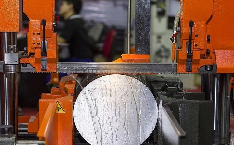 芙蓉立式金属带锯床切削出现跑带故障解决方法！